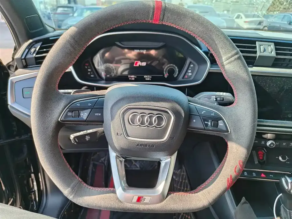Audi Q3 Sportback — фото 8