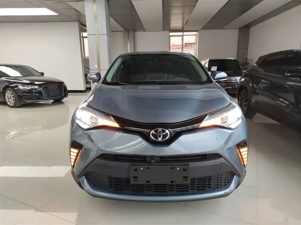 Toyota C-HR — фото 2
