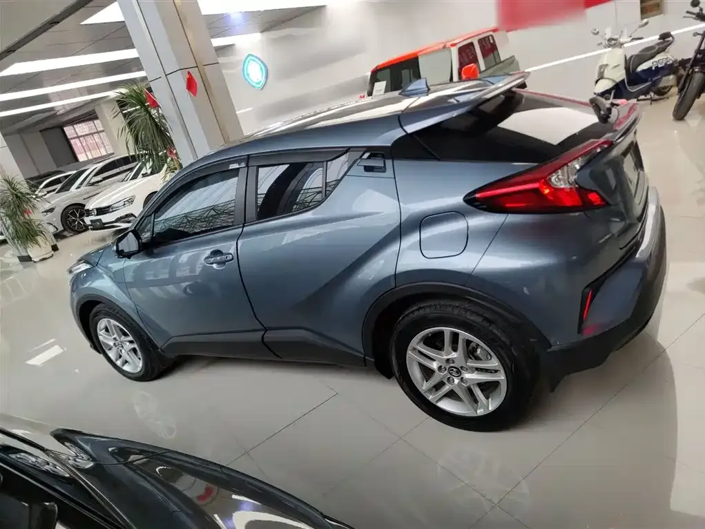 Toyota C-HR — фото 4