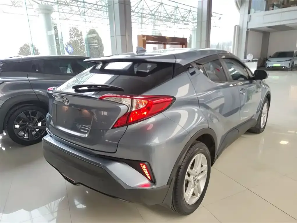 Toyota C-HR — фото 5