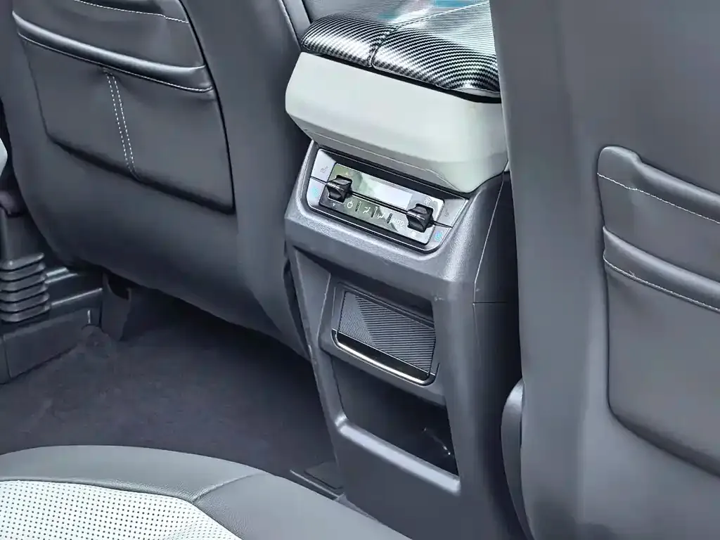 Ford Edge — фото 10
