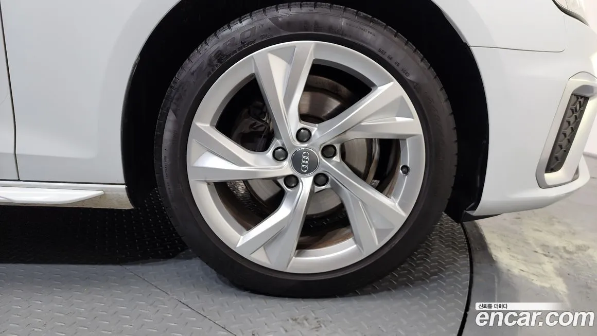 Audi A4 2021 из KR, фото 5