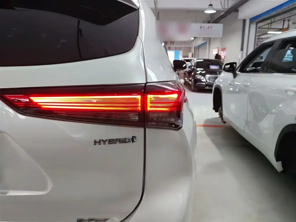 Toyota Highlander 2024 из CN, фото 4