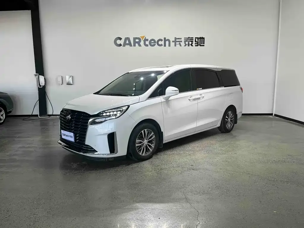 Buick GL8 2023 из CN, фото 1