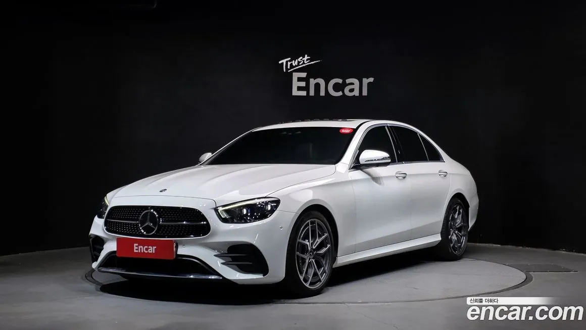 Mercedes-Benz E-Class — фото 1