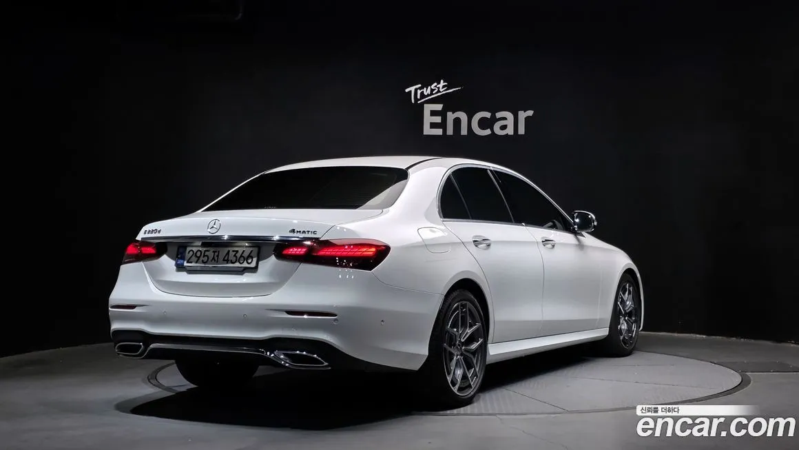 Mercedes-Benz E-Class — фото 8