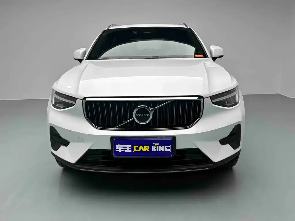 Volvo XC40 — фото 4