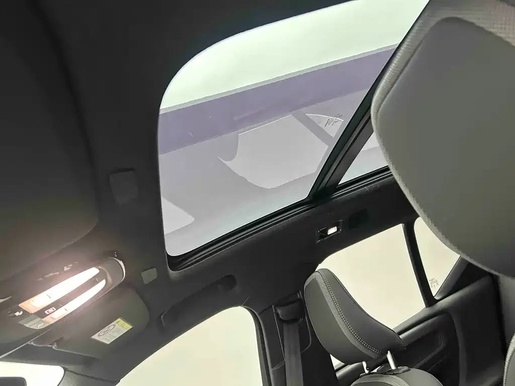 Volvo XC40 — фото 9