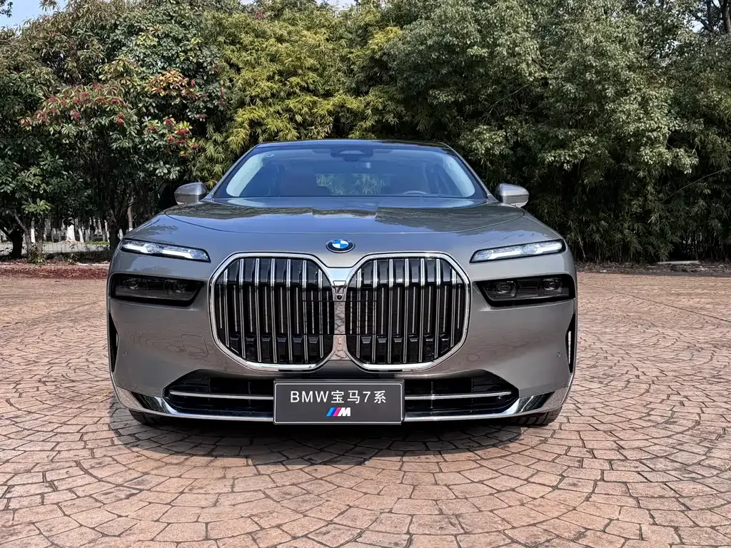 BMW 7 Series — фото 4