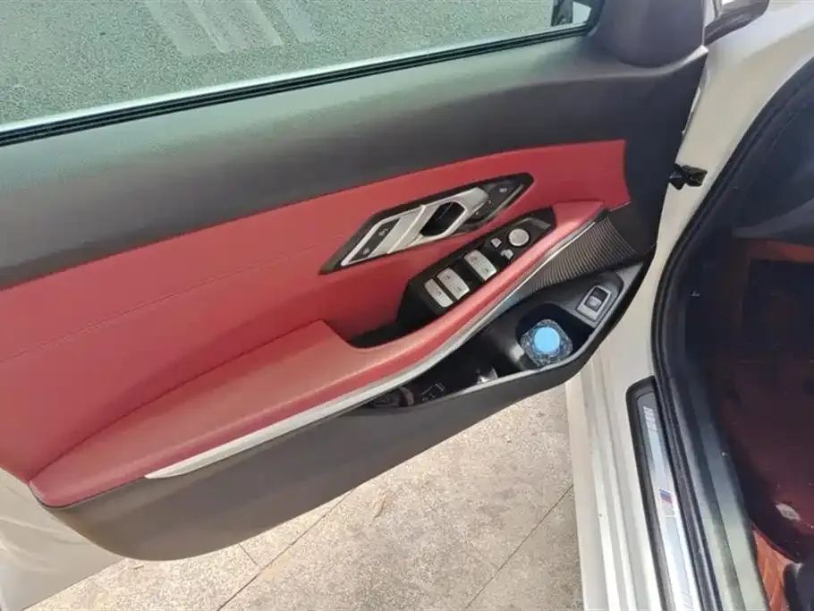 BMW 3 Series 2024 из CN, фото 8