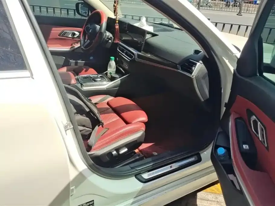BMW 3 Series 2024 из CN, фото 10