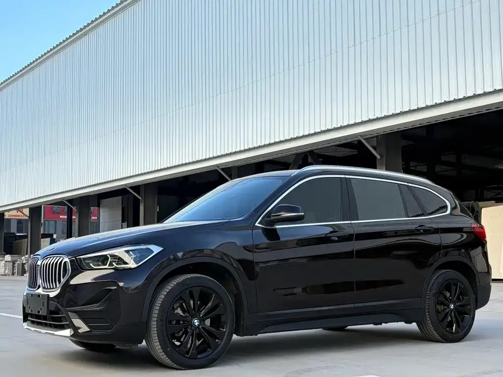 BMW X1 — фото 1