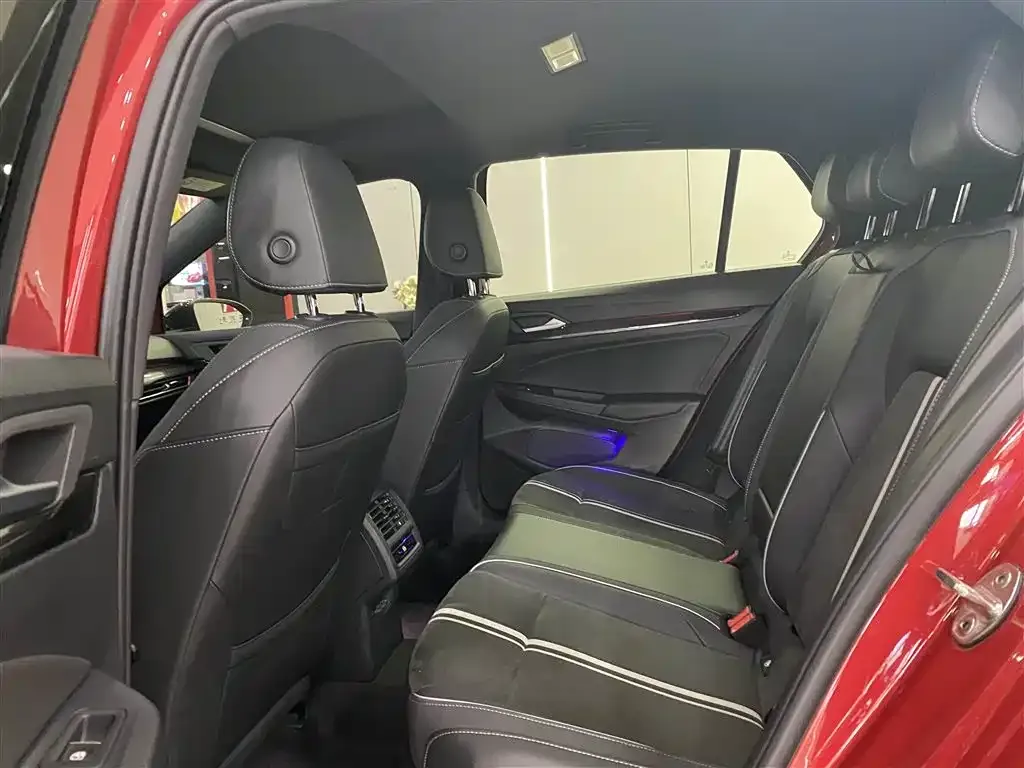 Volkswagen Golf 2021 из CN, фото 6