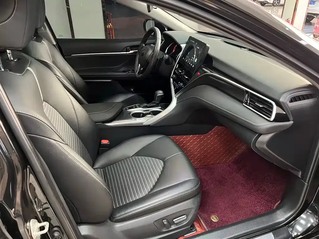 Toyota Camry 2023 из CN, фото 9