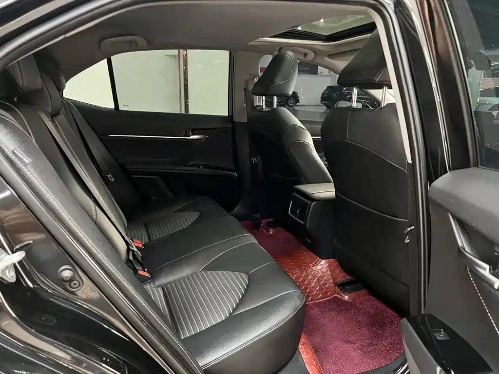 Toyota Camry 2023 из CN, фото 3