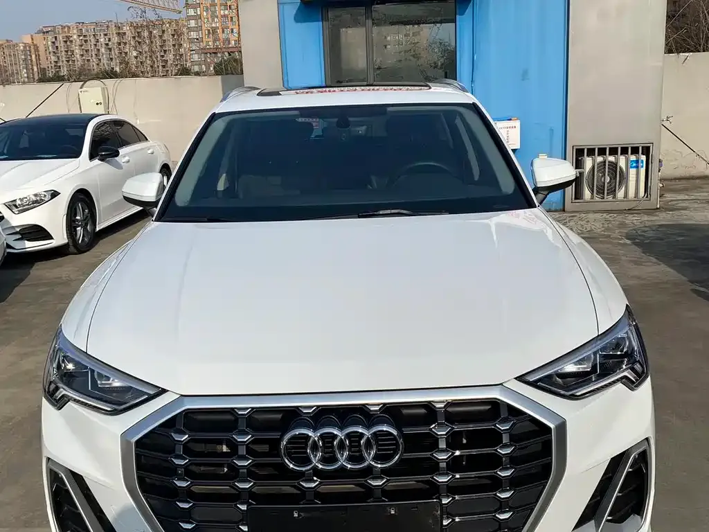 Audi Q3 2023 из CN, фото 1