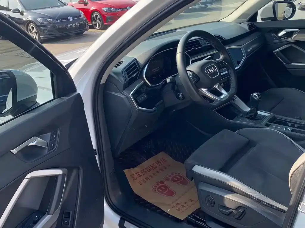 Audi Q3 2023 из CN, фото 8