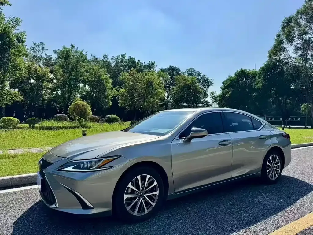 Lexus ES 2023 из CN, фото 1