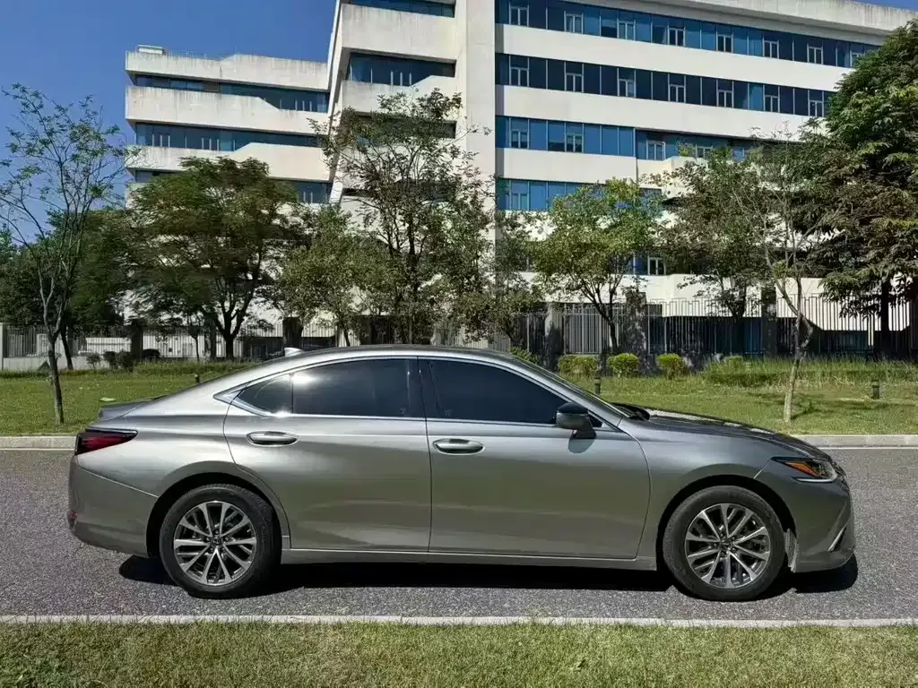 Lexus ES 2023 из CN, фото 10