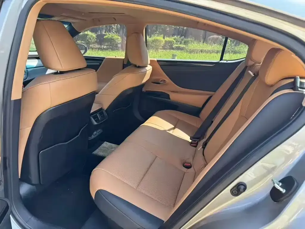 Lexus ES 2023 из CN, фото 2