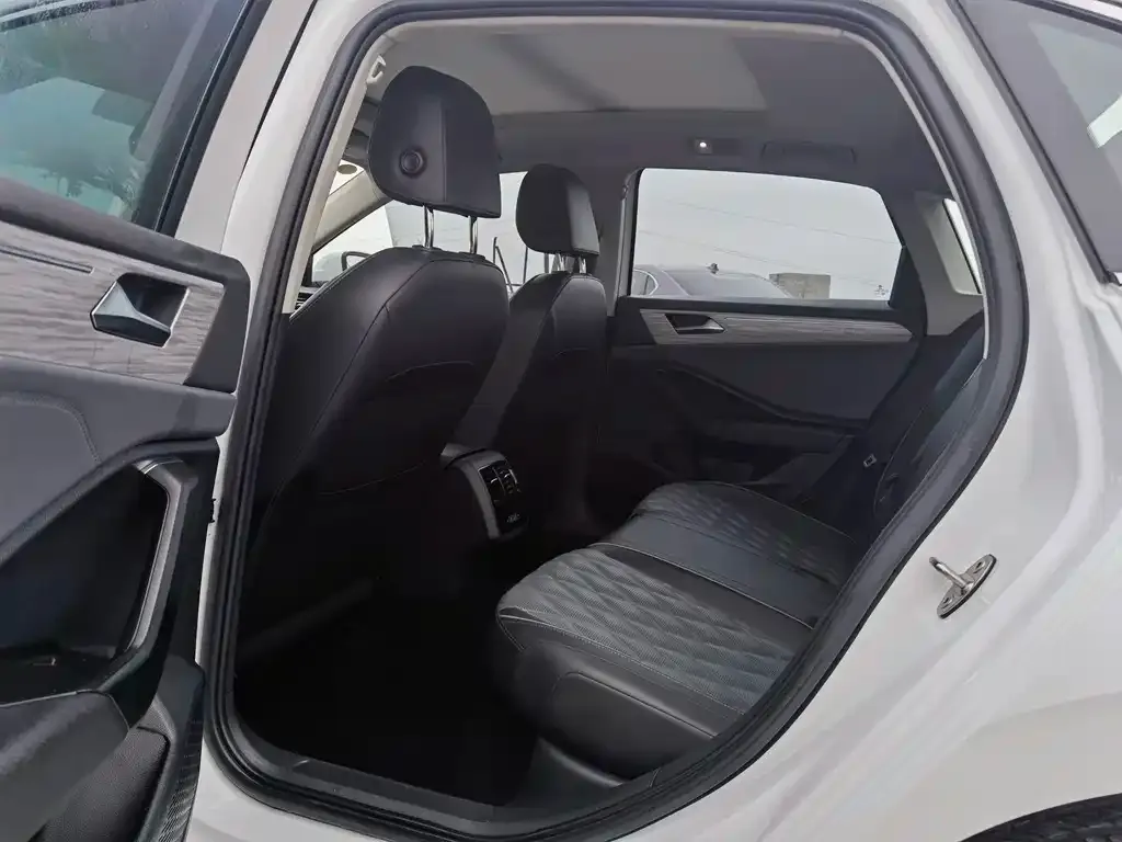 Volkswagen Sagitar 2023 из CN, фото 2