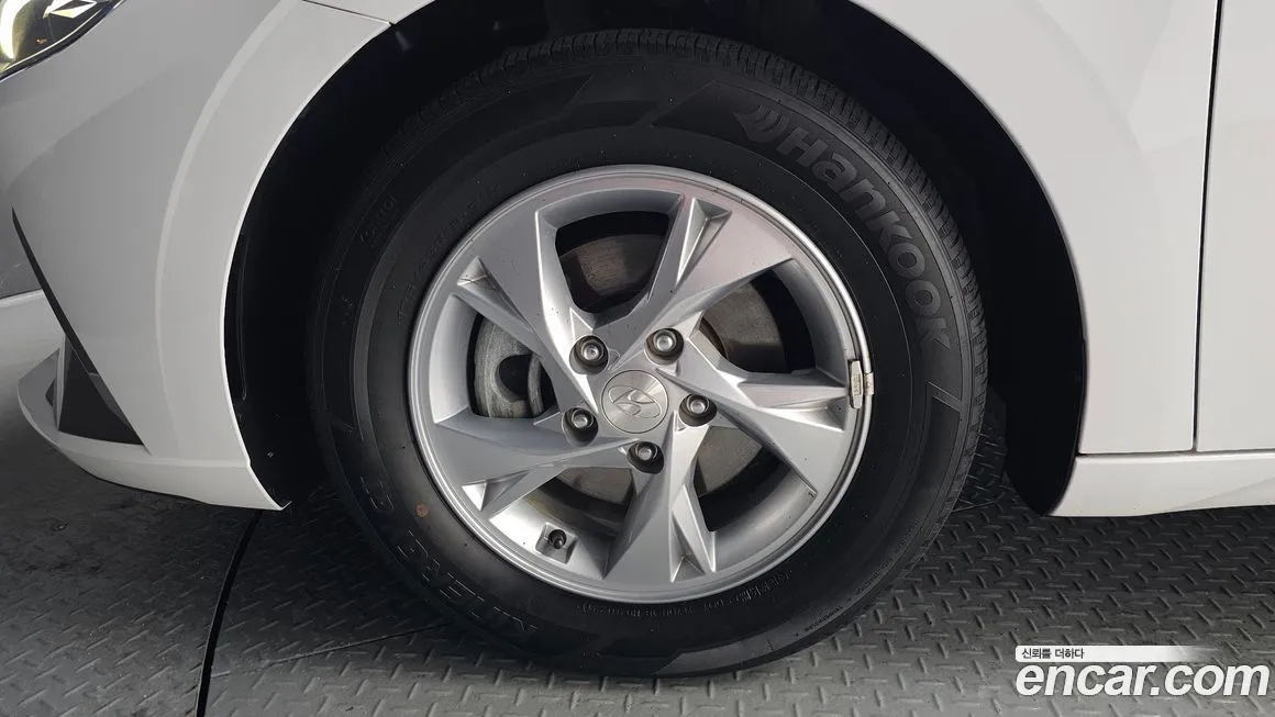 Hyundai AVANTE — фото 4