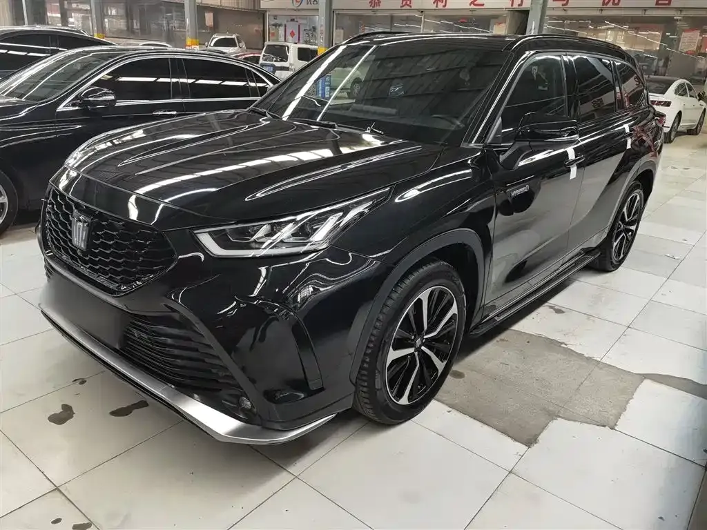 Toyota Crown Kluger 2022 из CN, фото 1