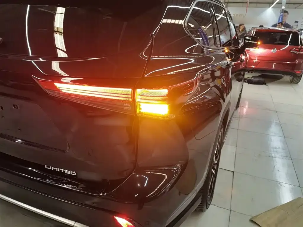 Toyota Crown Kluger 2022 из CN, фото 5