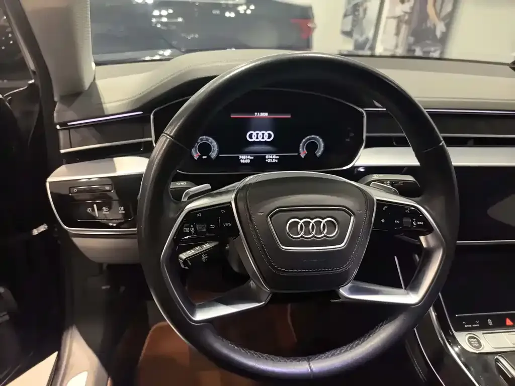 Audi A8 — фото 2