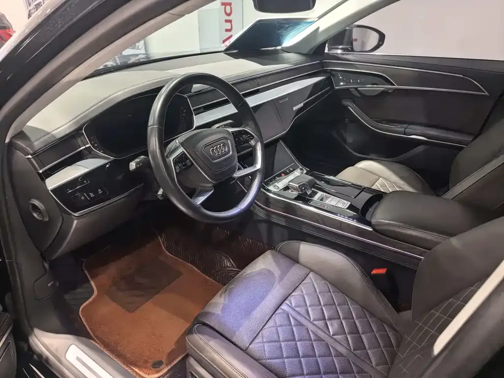 Audi A8 — фото 6
