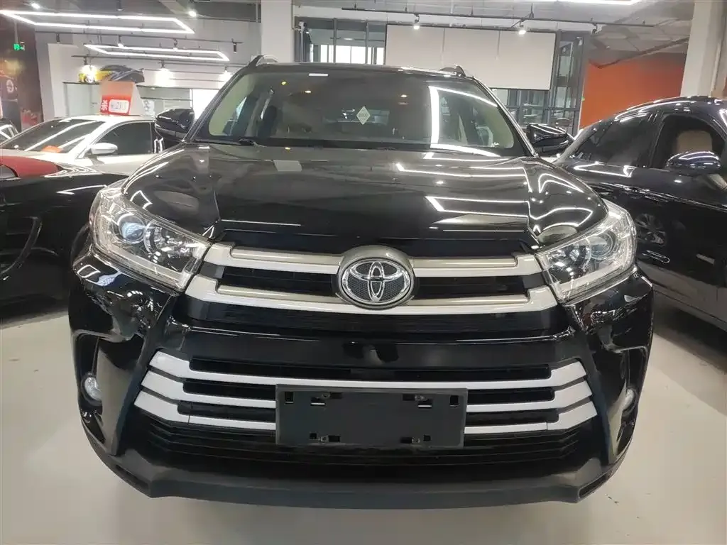 Toyota Highlander — фото 7