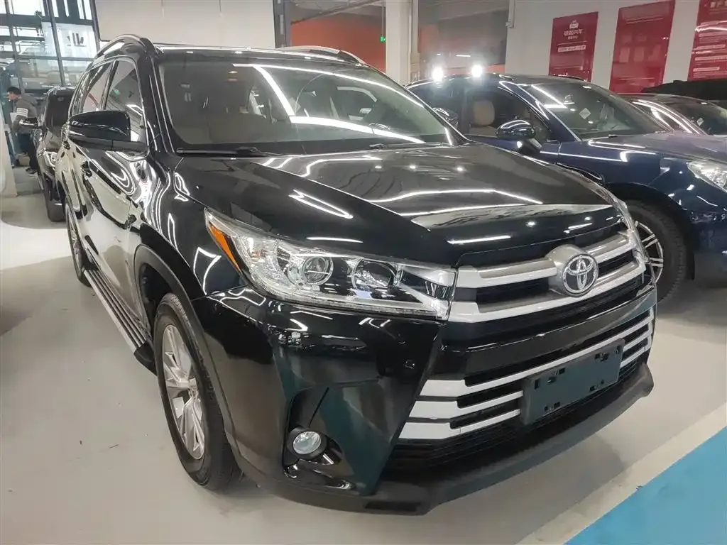Toyota Highlander — фото 6