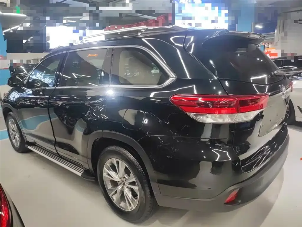 Toyota Highlander — фото 4