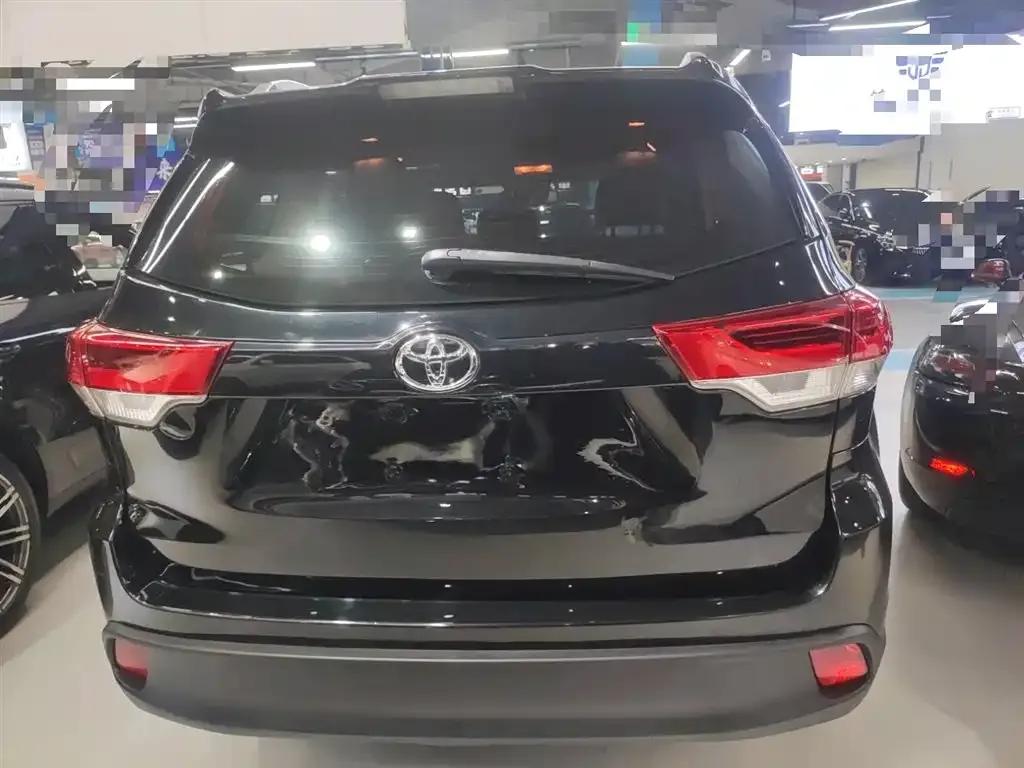 Toyota Highlander — фото 3
