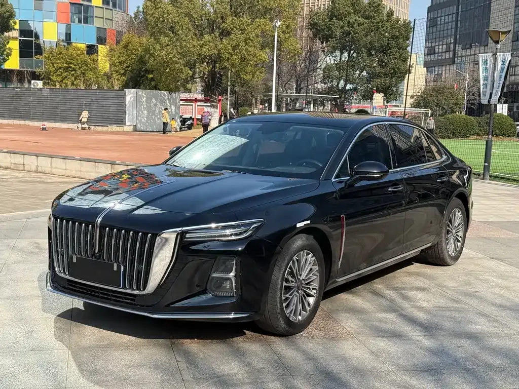 Hongqi H5 — фото 1
