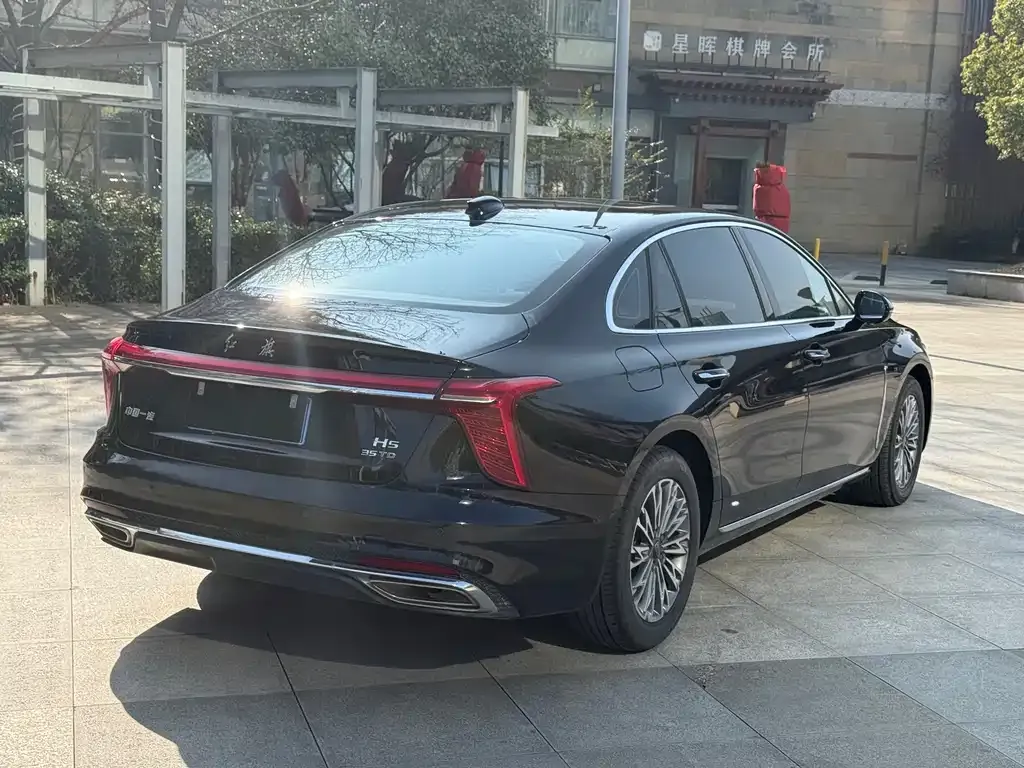 Hongqi H5 — фото 3