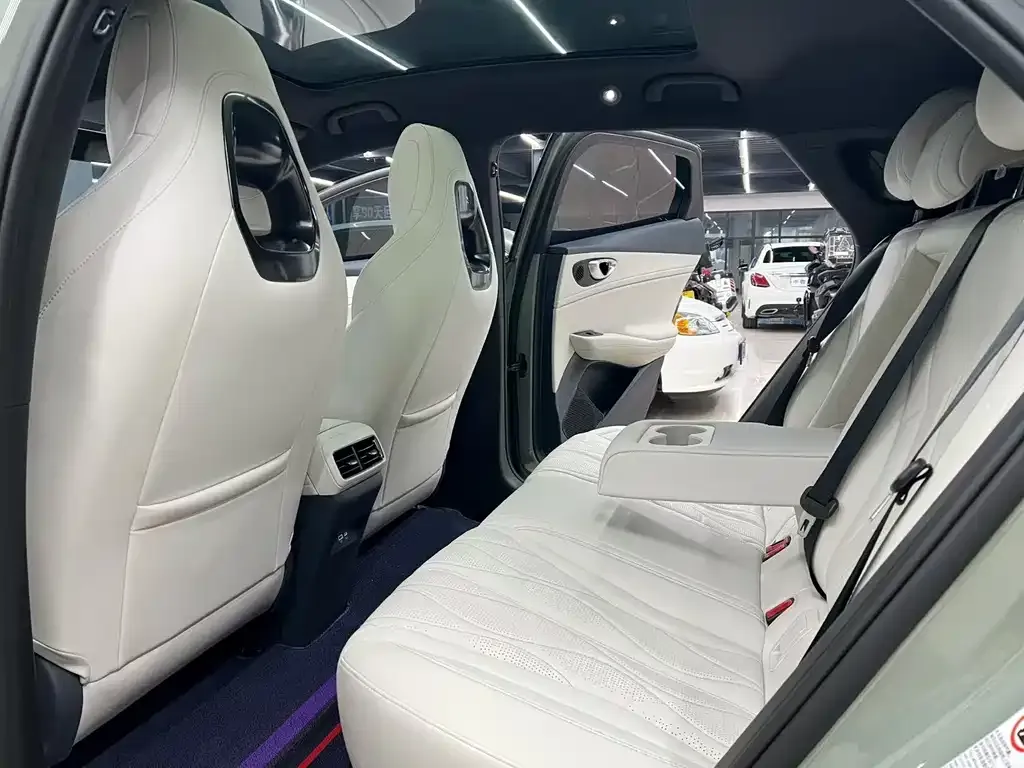 BYD Seal 06GT — фото 10