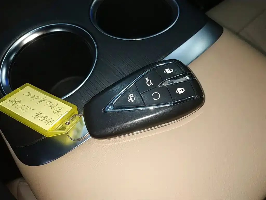 Changan CS75PLUS 2024 из CN, фото 2