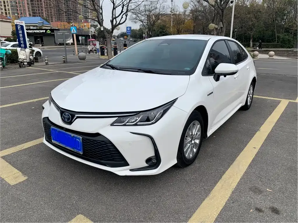 Toyota Corolla 2024 из CN, фото 1