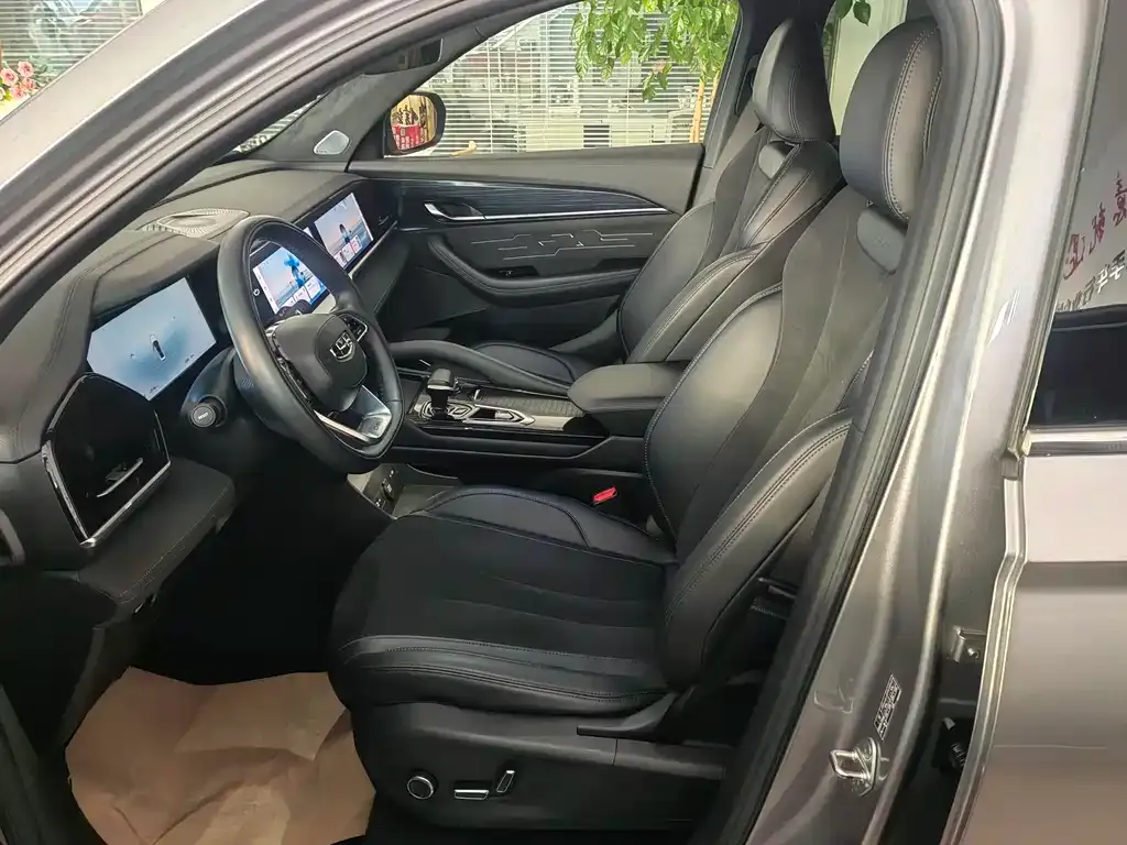 Geely Xingyue L — фото 10