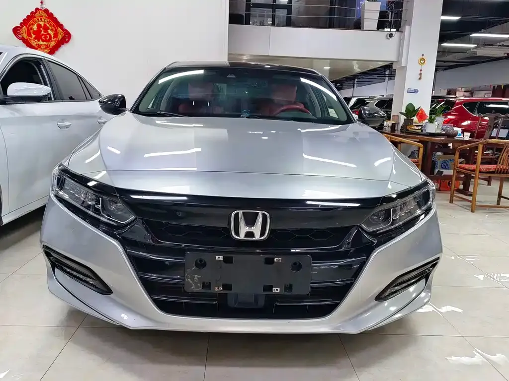 Honda Accord — фото 8