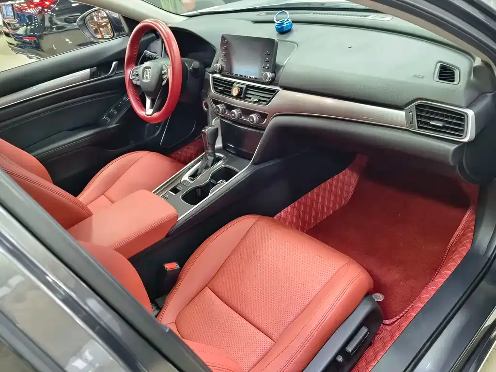 Honda Accord — фото 10