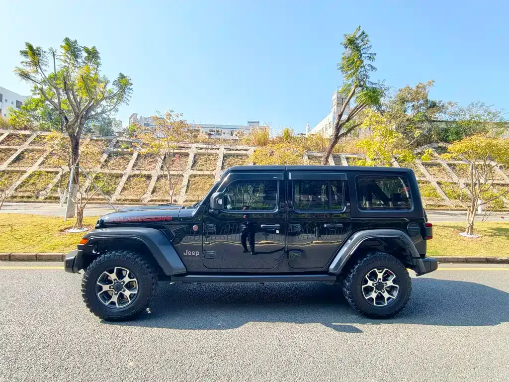 Jeep Wrangler — фото 8