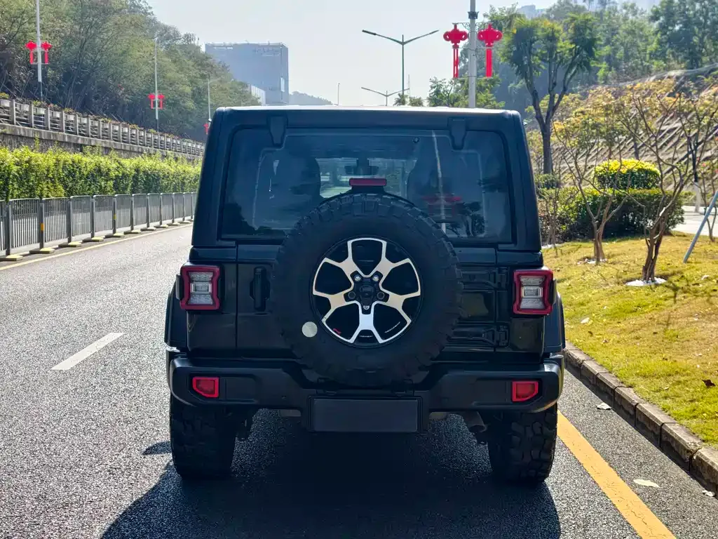 Jeep Wrangler — фото 5