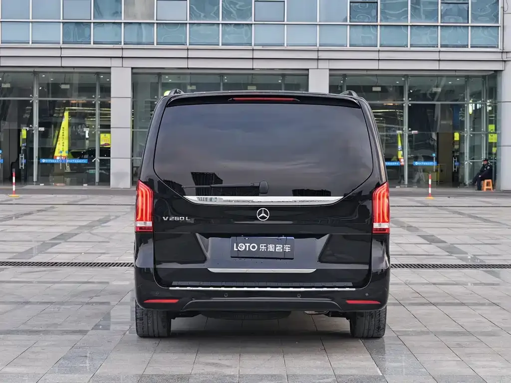 Mercedes-Benz V-Class 2023 из CN, фото 2
