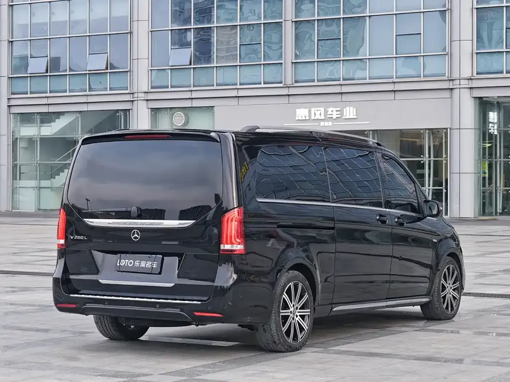 Mercedes-Benz V-Class 2023 из CN, фото 4