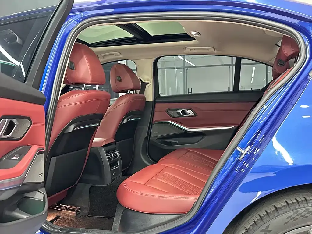 BMW 3 Series 2021 из CN, фото 9