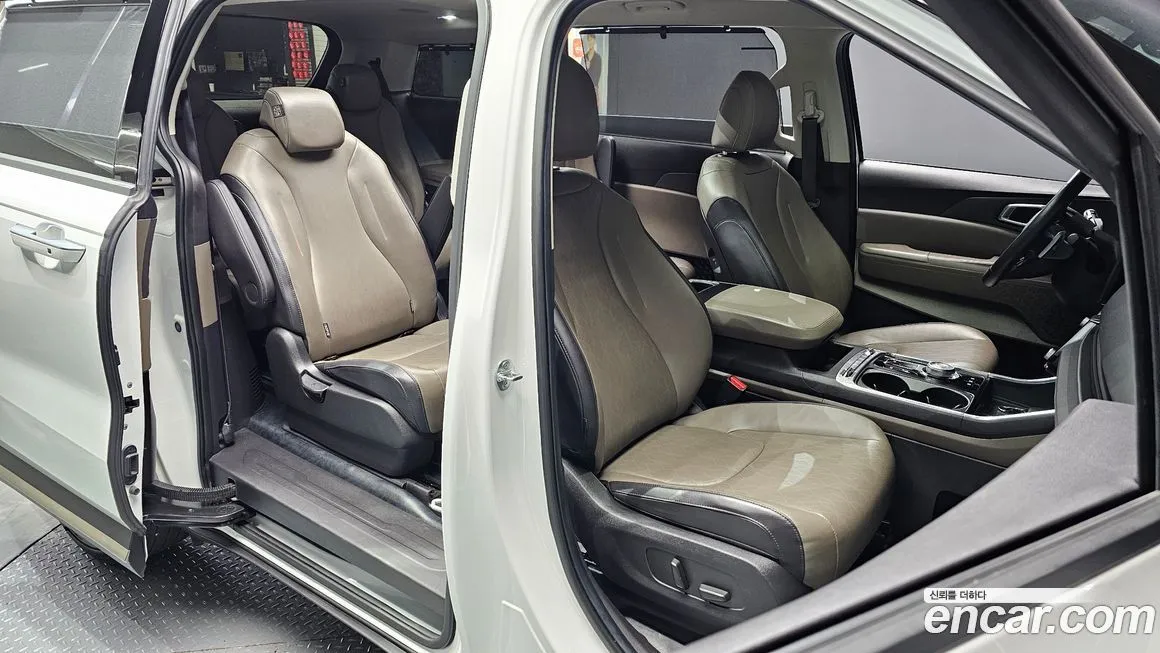 Kia Carnival — фото 10