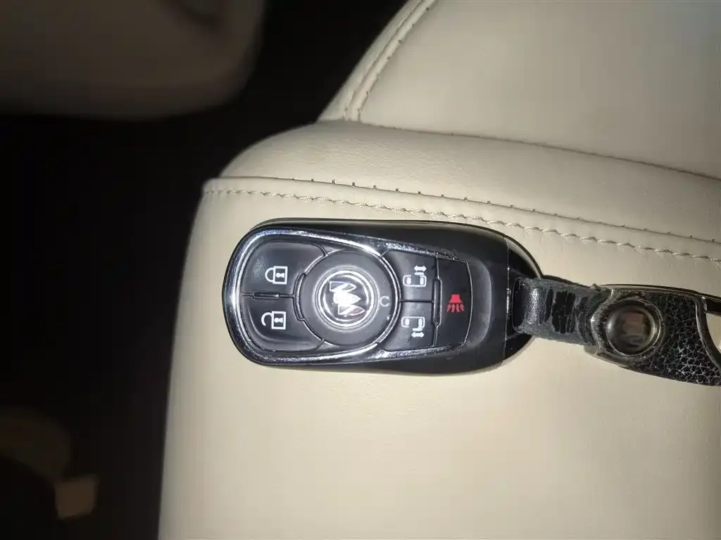 Buick GL8 2023 из CN, фото 10