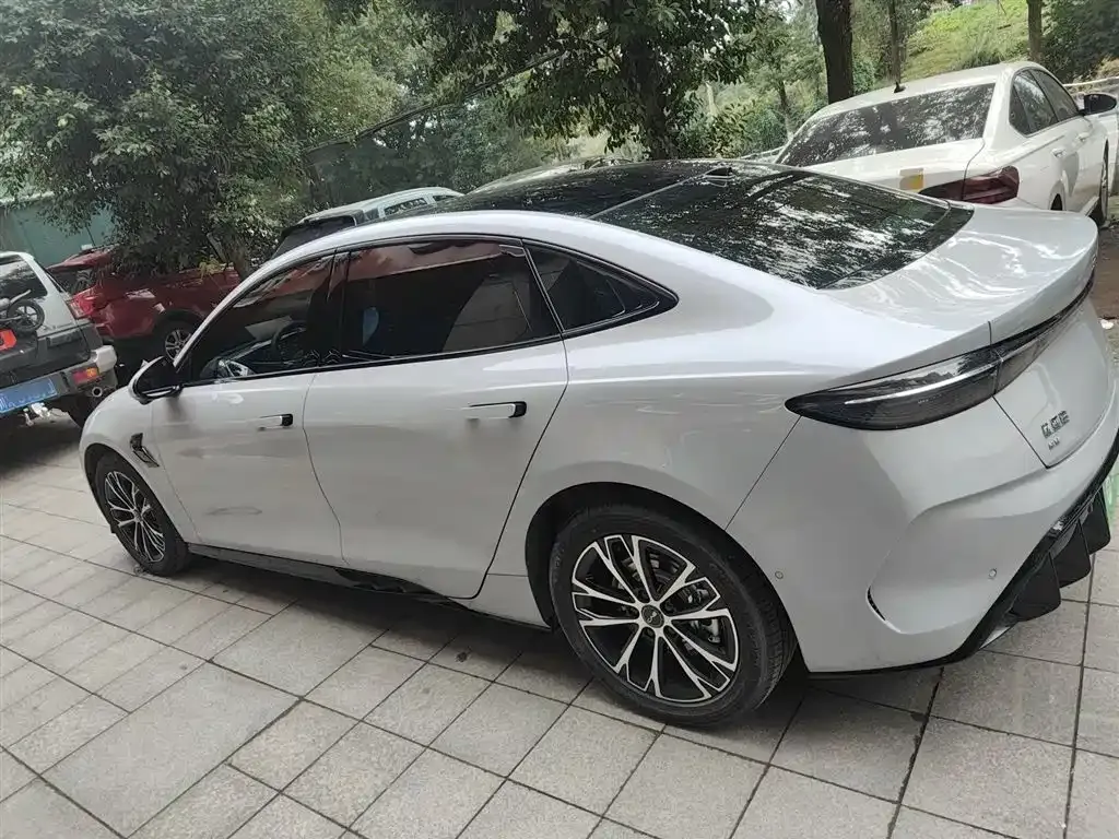BYD Seal — фото 9